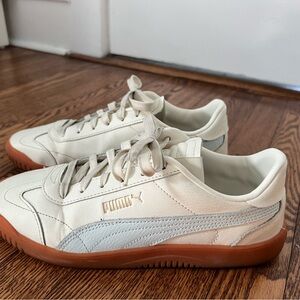 Puma Cream Leather Sneakers with Light Gray Stripe and Gum Sole